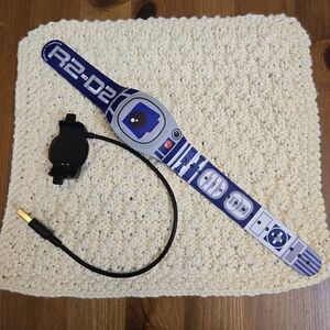 R2-D2 Star Wars Disneyland Magicband+ With Charger